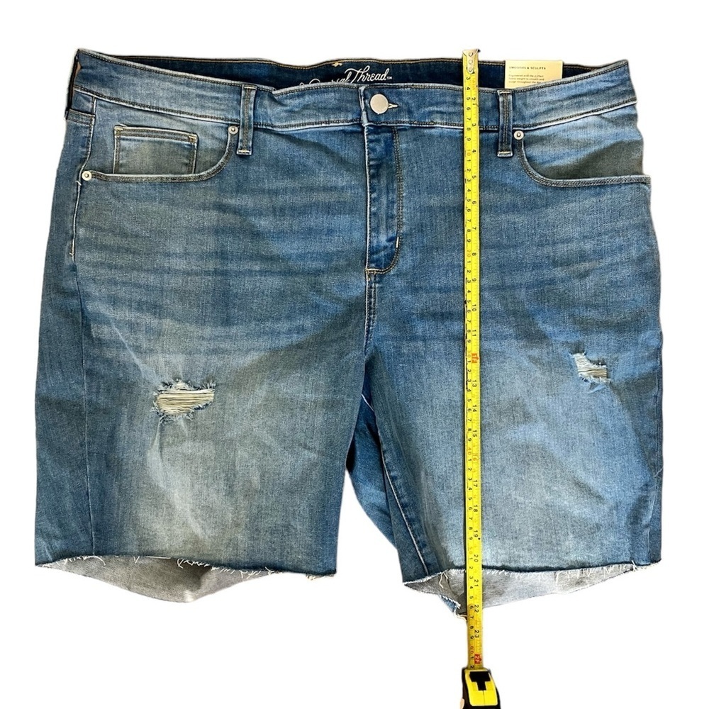 Universal Thread Mid Rise Bermuda Shorts Size 24W​​​ - Picture 2 of 7